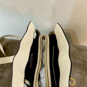 Coach off white bag ( NEW)